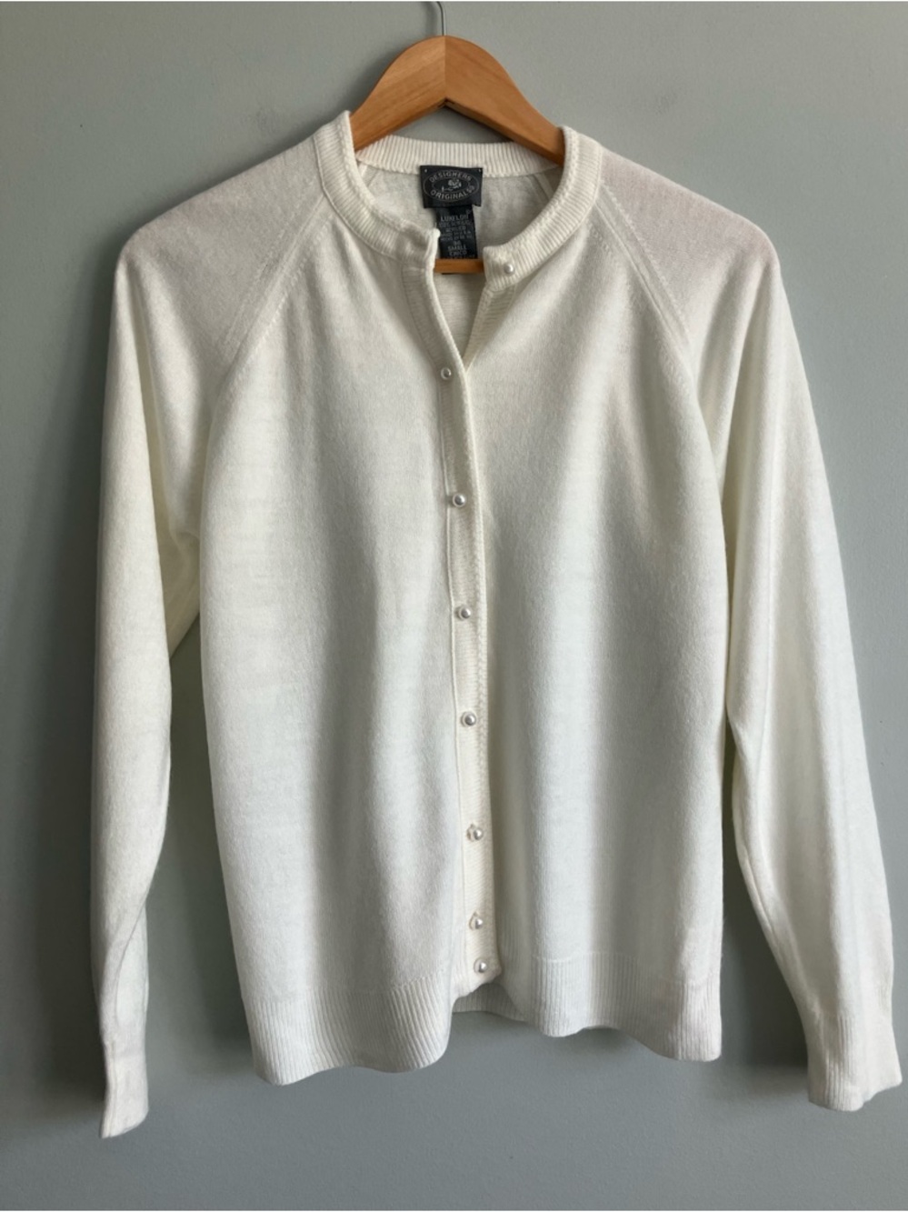DESIGNERS ORIGINALS Ivory Vintage Acrylic Pearl Button Cardigan Size S